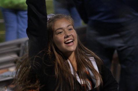 Junior cheerleader Laney Hackbarth cheering on the Pacers