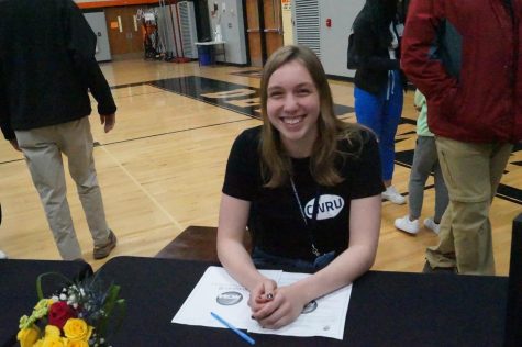 Senior Kailyn Smith signs to swim at Case Western Reserve University.
