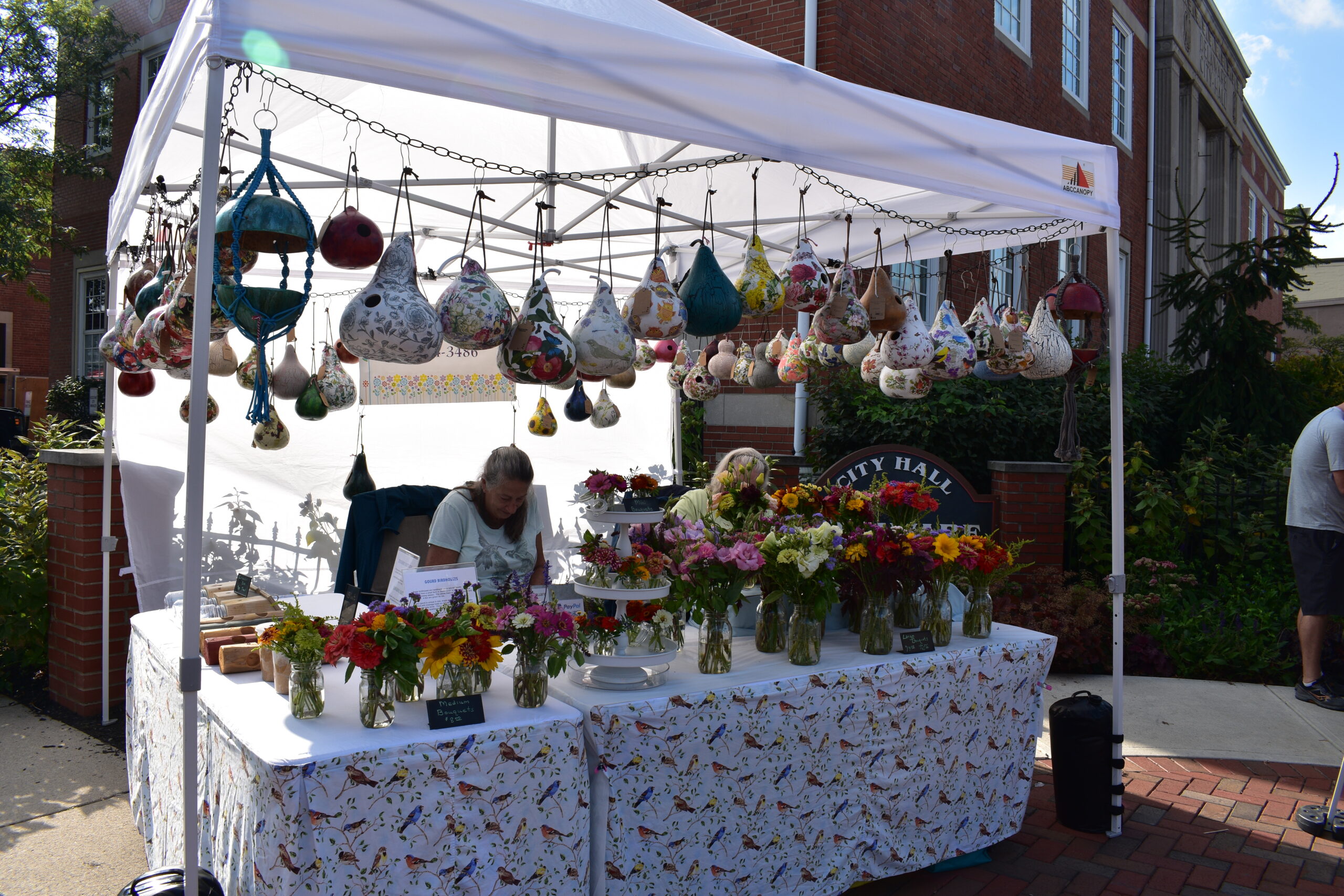 A florists display at the farmers market.